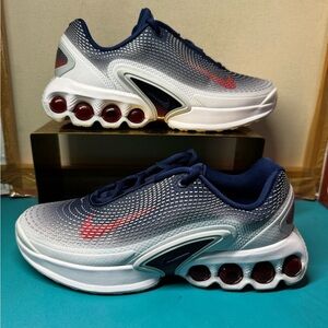 Nike AIR MAX DN kids shoes Navy and Silver Sneakers size 6.5Y